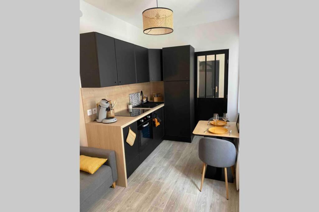 Appartement Centre De Moulins Moulins  Buitenkant foto