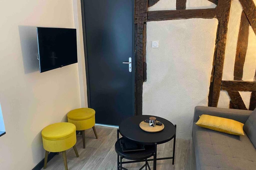 Appartement Centre De Moulins Moulins  Buitenkant foto